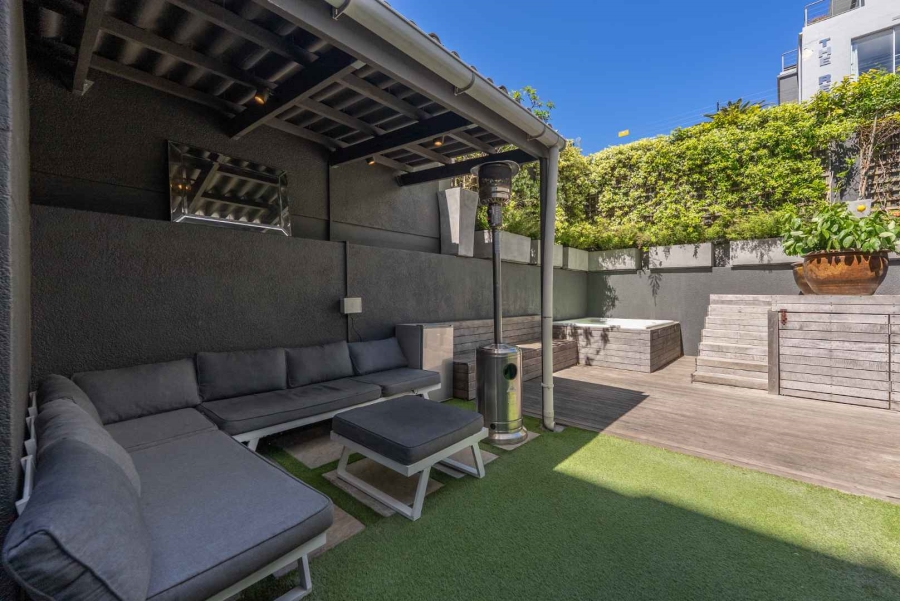 2 Bedroom Property for Sale in Green Point Western Cape